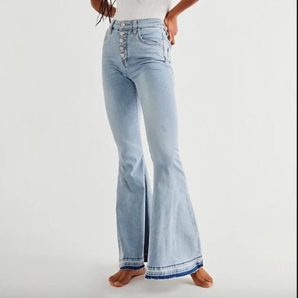 We The Free Free People Just Float On Flare Jeans Light Wash Button Fly 31